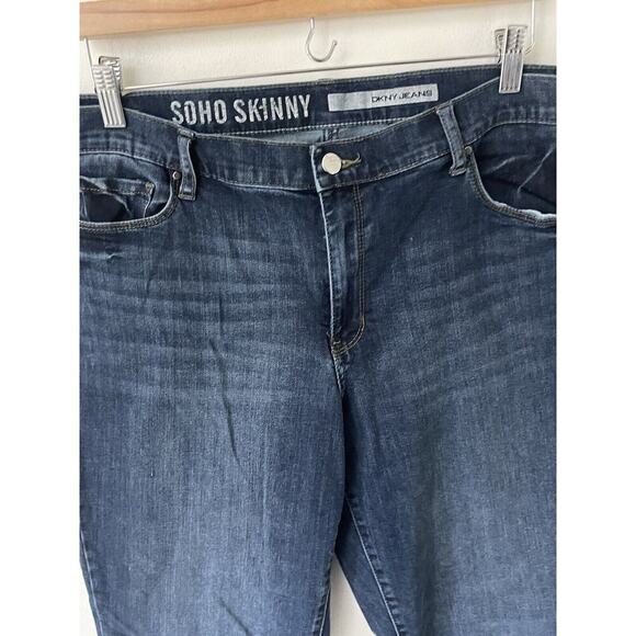 DKNY SOHO Skinny Womens Size 16 Stretch Medium Wash Mid Rise Denim Blue Jeans - Picture 3 of 13